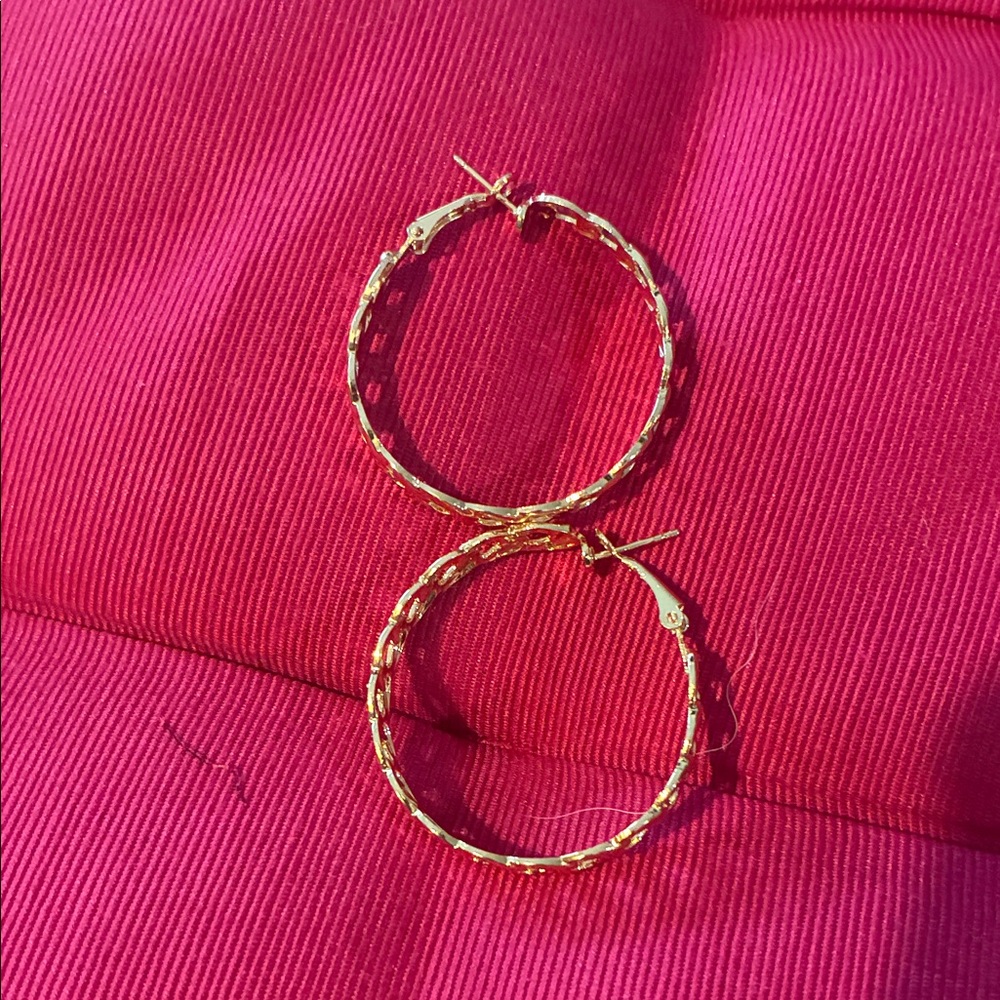 Unk Twisted Gold Hoop Earrings